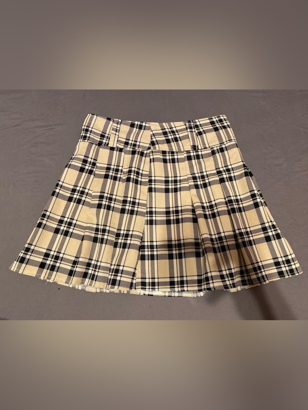 Shein tan beige white pleat pleated high waisted mini skirt, size M (27 in.)